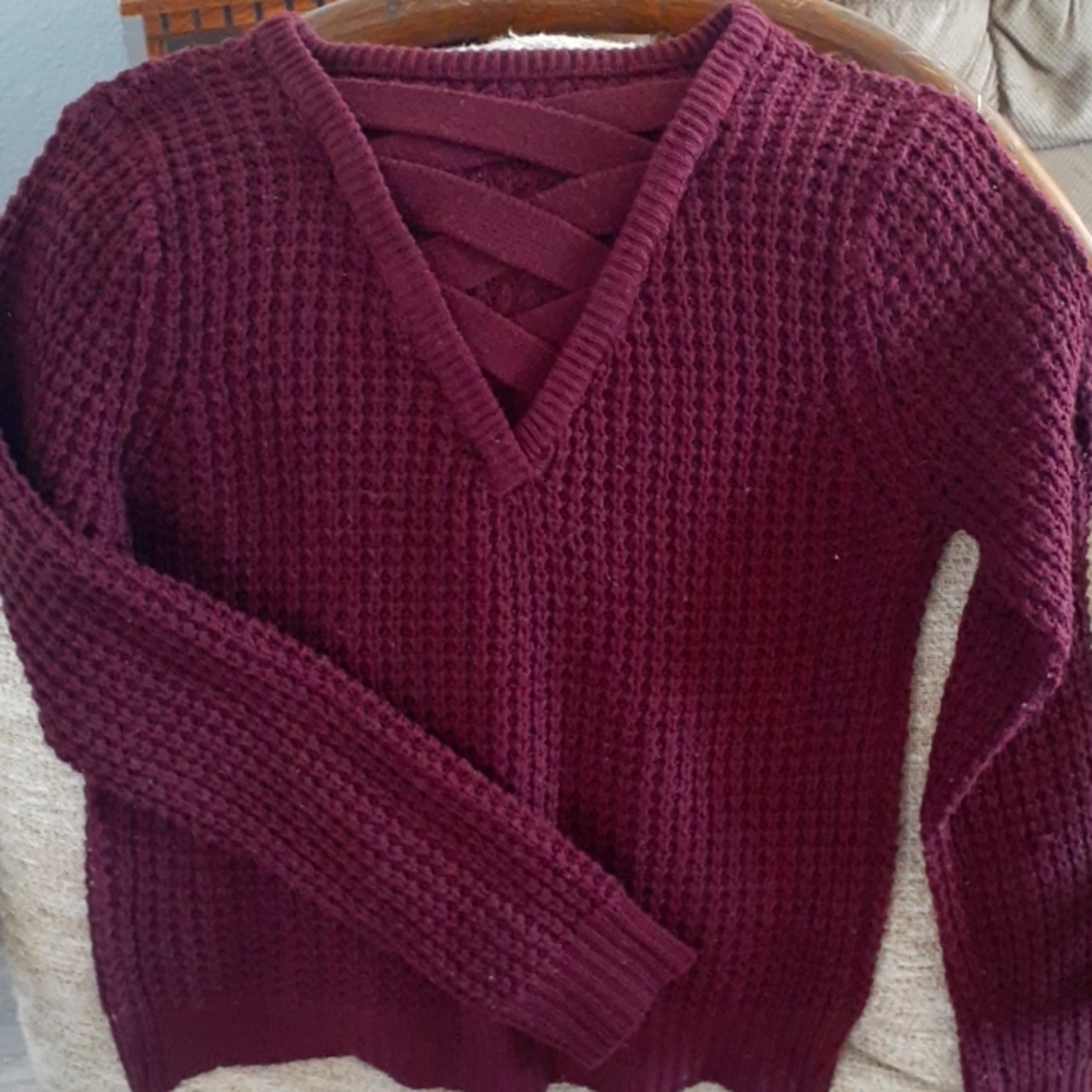 Criss-cross Vneck sweater